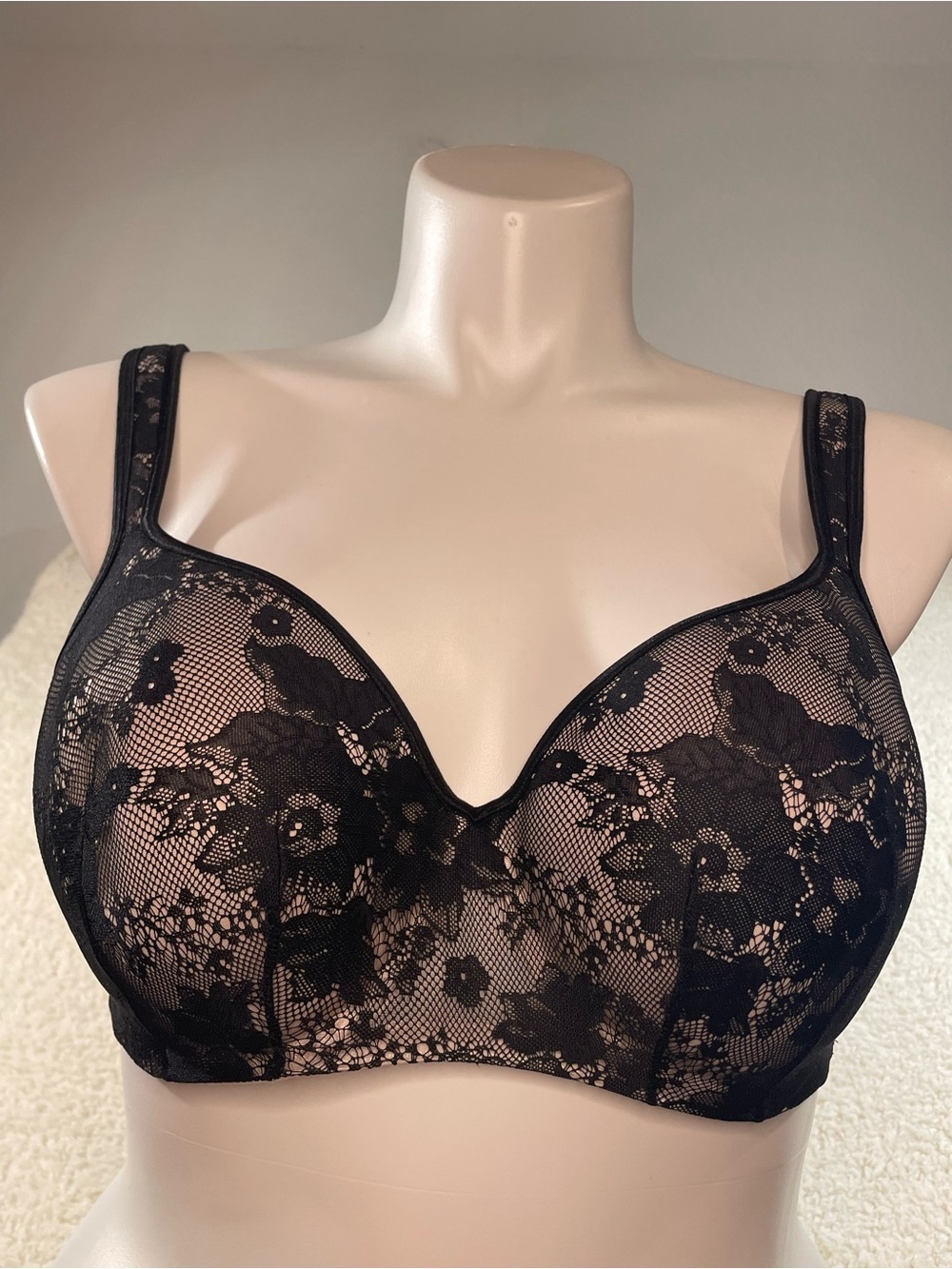 Cacique Black Floral Lace Underwire Bra Size 44C Lined Adjustable Straps